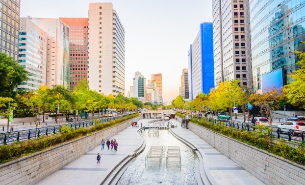 Seoul - Restoring the Cheonggyecheon Stream