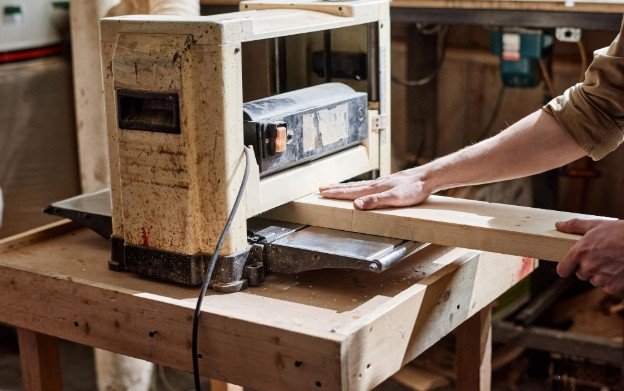 How Do Wood Connections Hold Without Metal